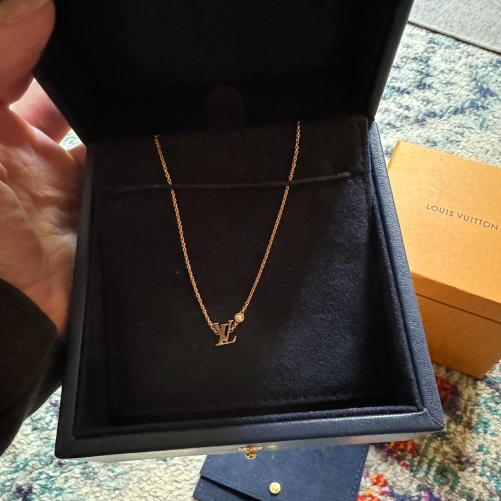 Louis Vuitton Idylle Blossom LV Pendant, pink gold and diamond